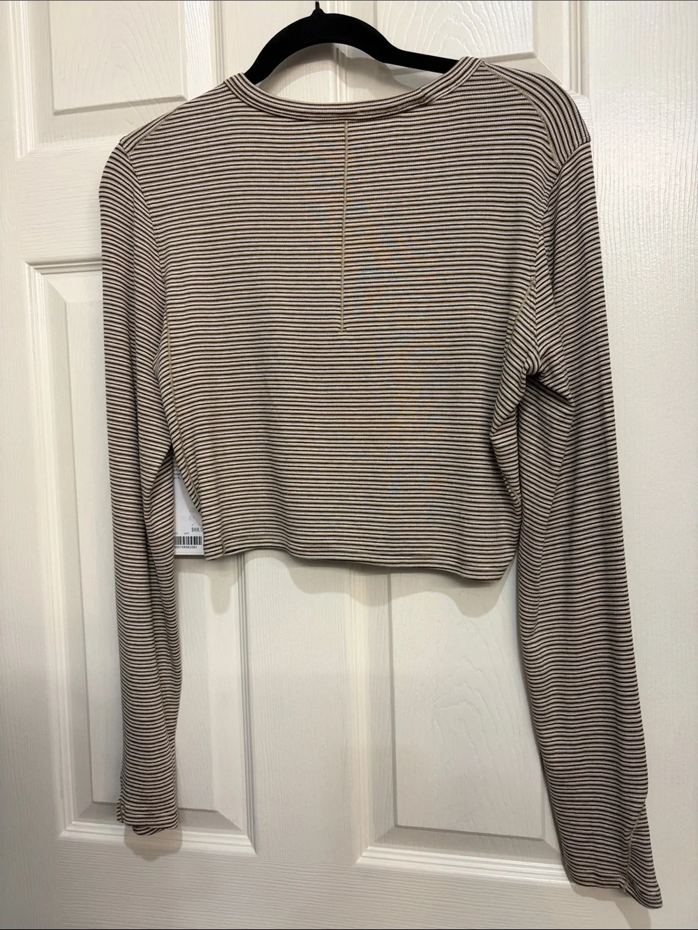 339. Lululemon NWT Hold Tight Straight Hem Cropped LS size 12 Stripes neutral